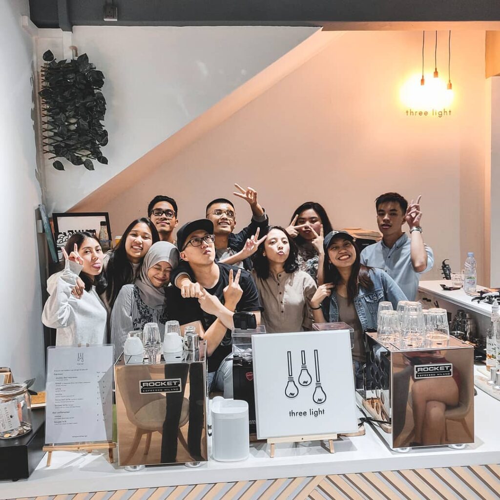 Three Light Coffee Bar - Photo 4