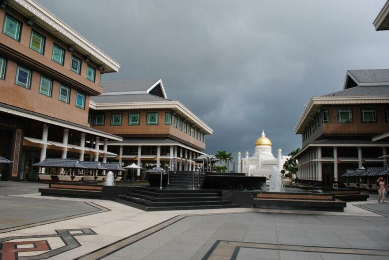 Yayasan Shopping Complex